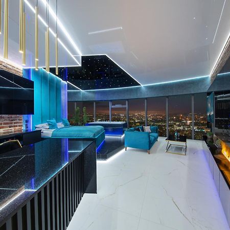 Apartamenty Sky Tower Z Jakuzzi Przy Oknie Wroclaw Bagian luar foto