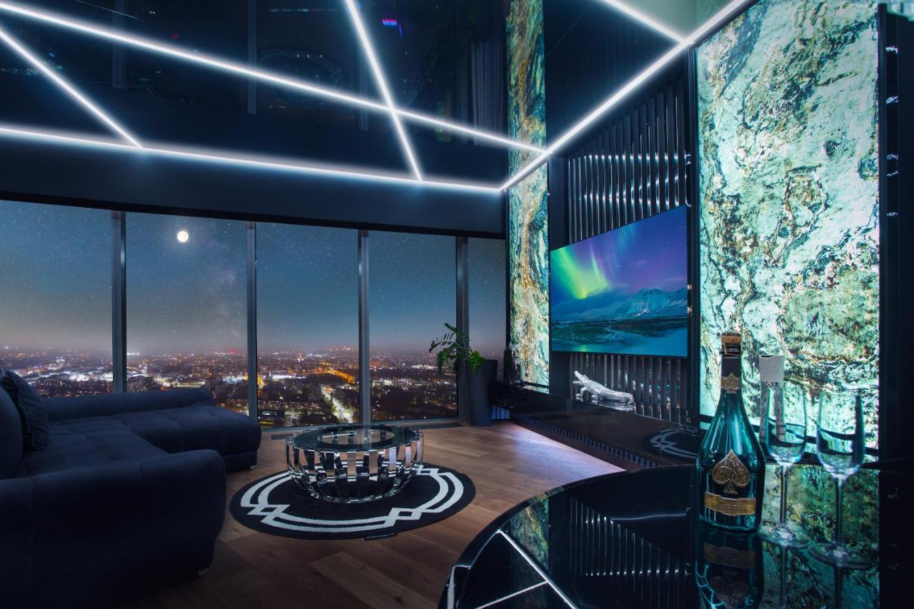 Apartamenty Sky Tower Z Jakuzzi Przy Oknie Wroclaw Bagian luar foto