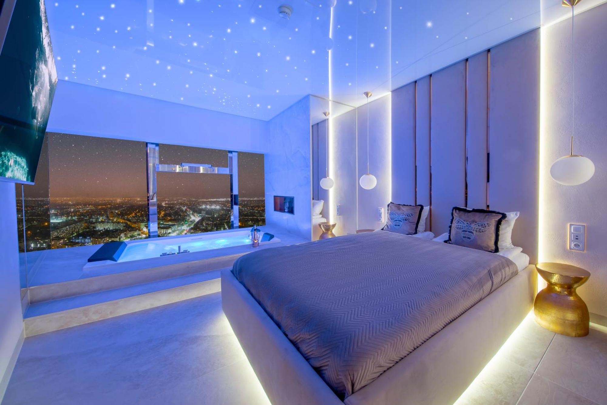 Apartamenty Sky Tower Z Jakuzzi Przy Oknie Wroclaw Bagian luar foto