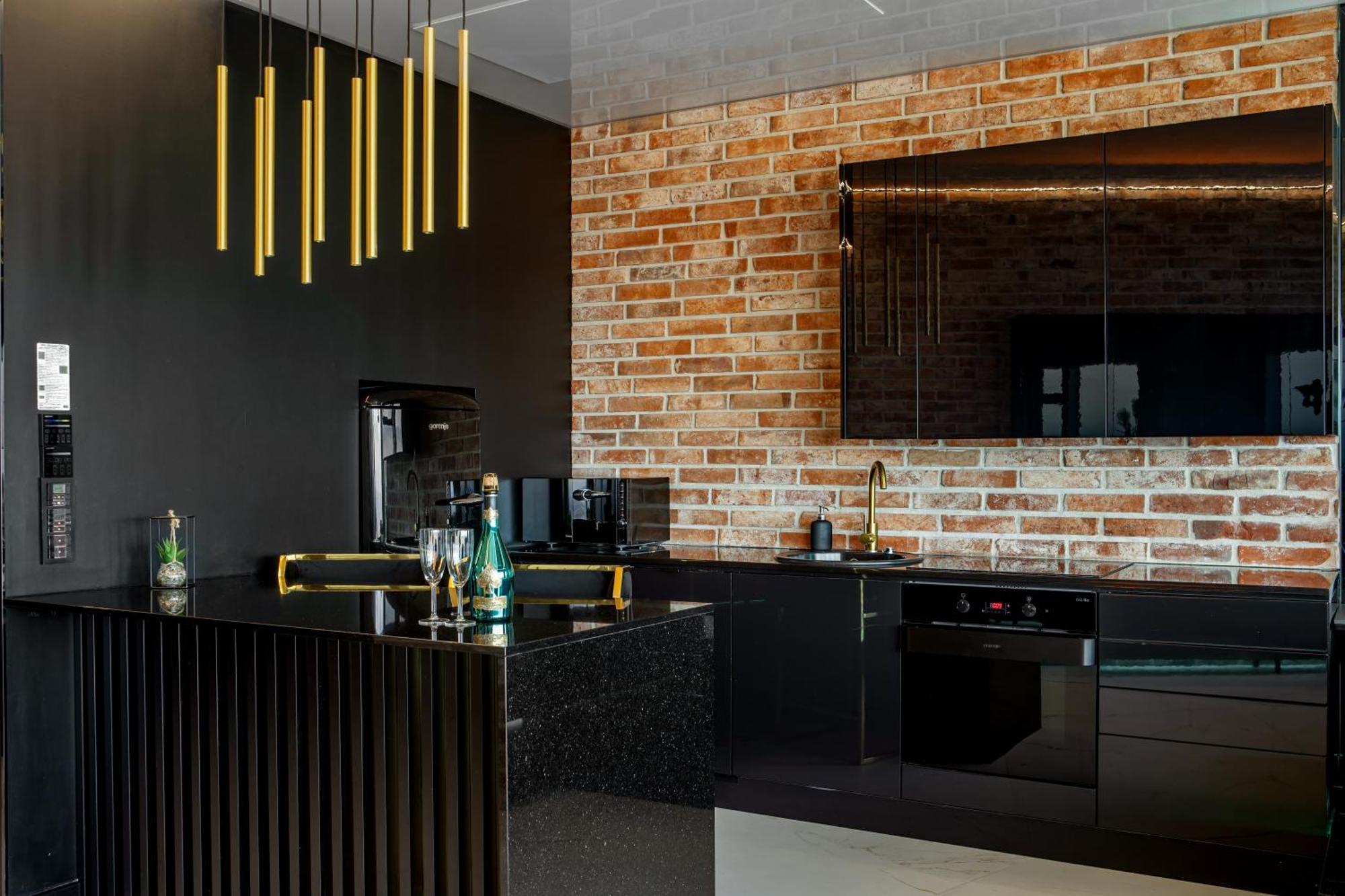Apartamenty Sky Tower Z Jakuzzi Przy Oknie Wroclaw Bagian luar foto