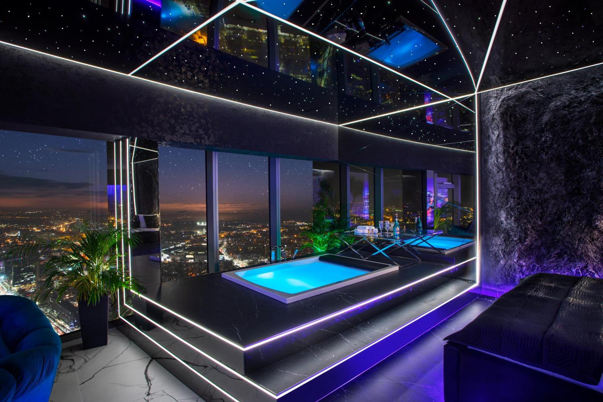 Apartamenty Sky Tower Z Jakuzzi Przy Oknie Wroclaw Bagian luar foto