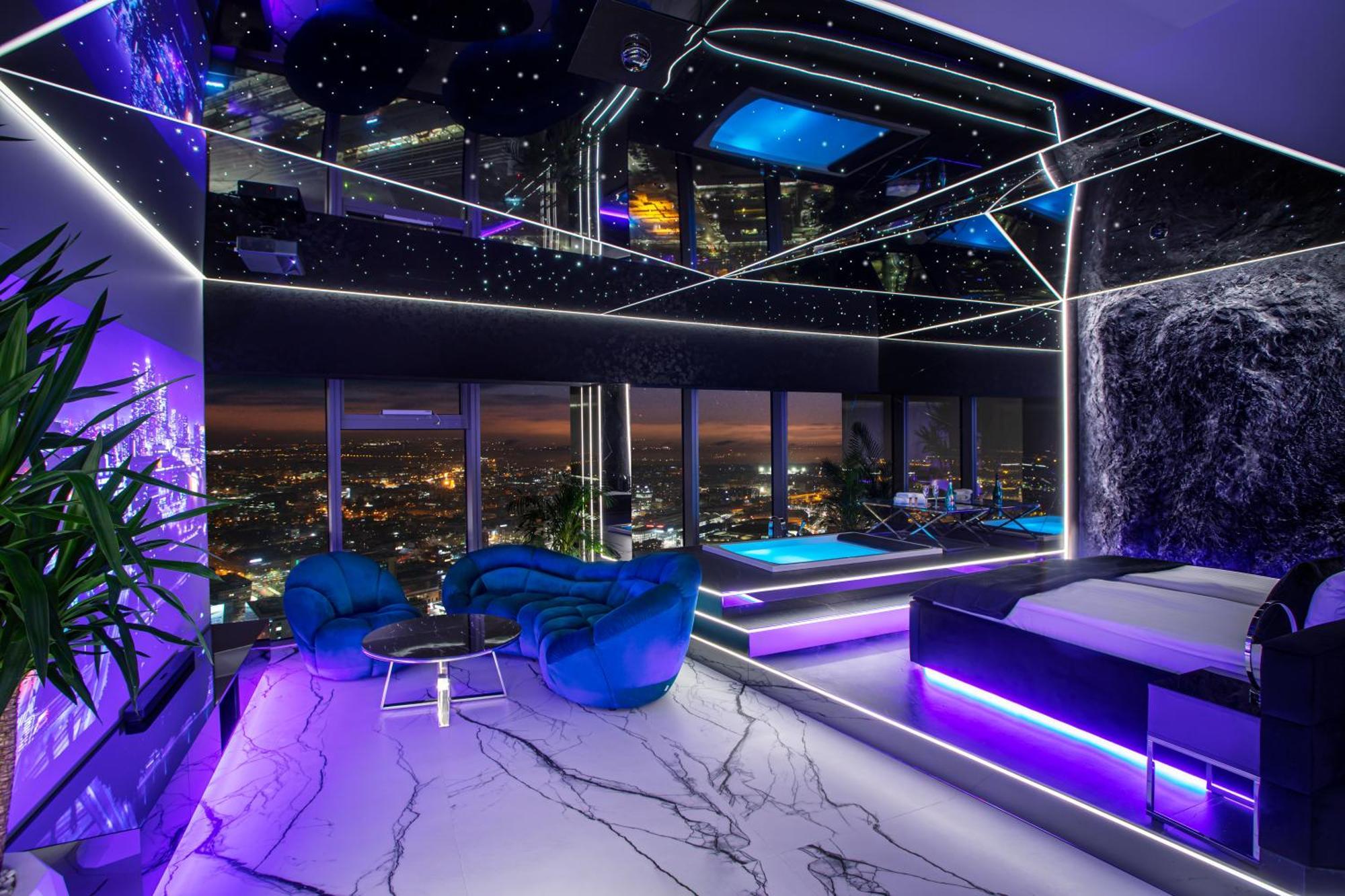 Apartamenty Sky Tower Z Jakuzzi Przy Oknie Wroclaw Bagian luar foto
