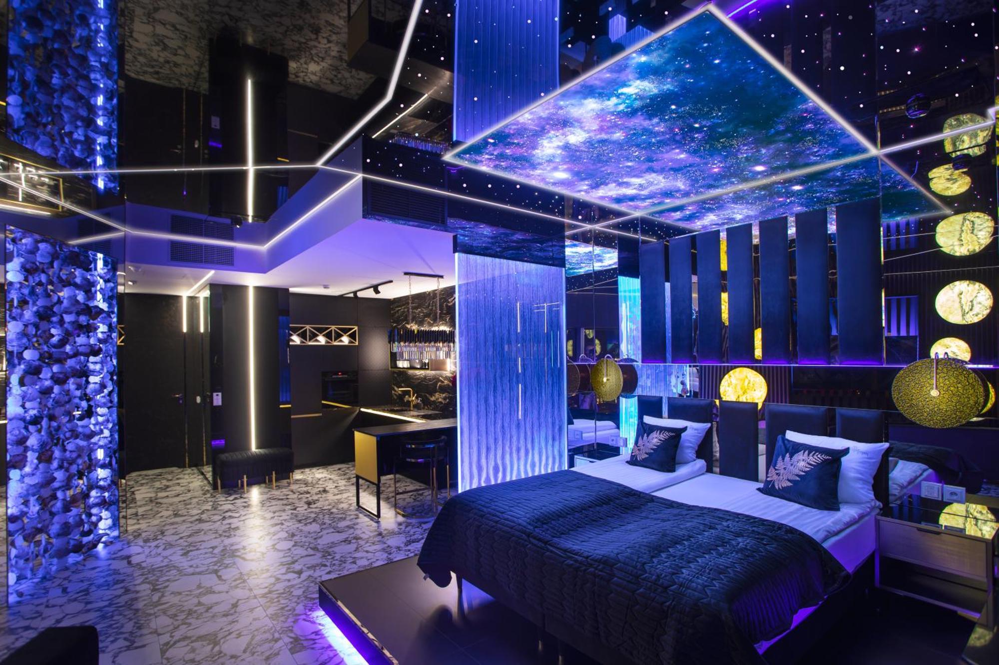 Apartamenty Sky Tower Z Jakuzzi Przy Oknie Wroclaw Bagian luar foto