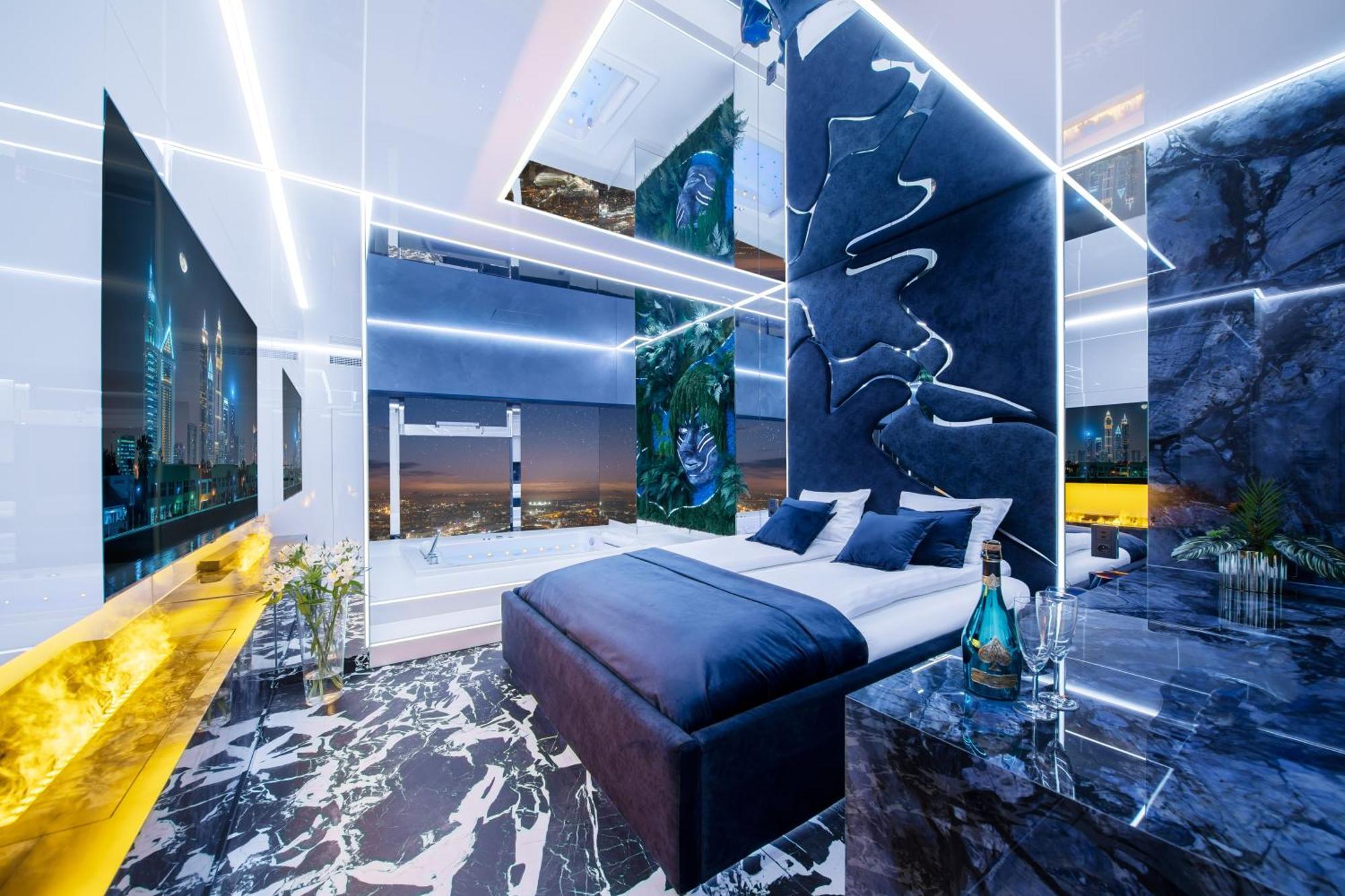 Apartamenty Sky Tower Z Jakuzzi Przy Oknie Wroclaw Bagian luar foto