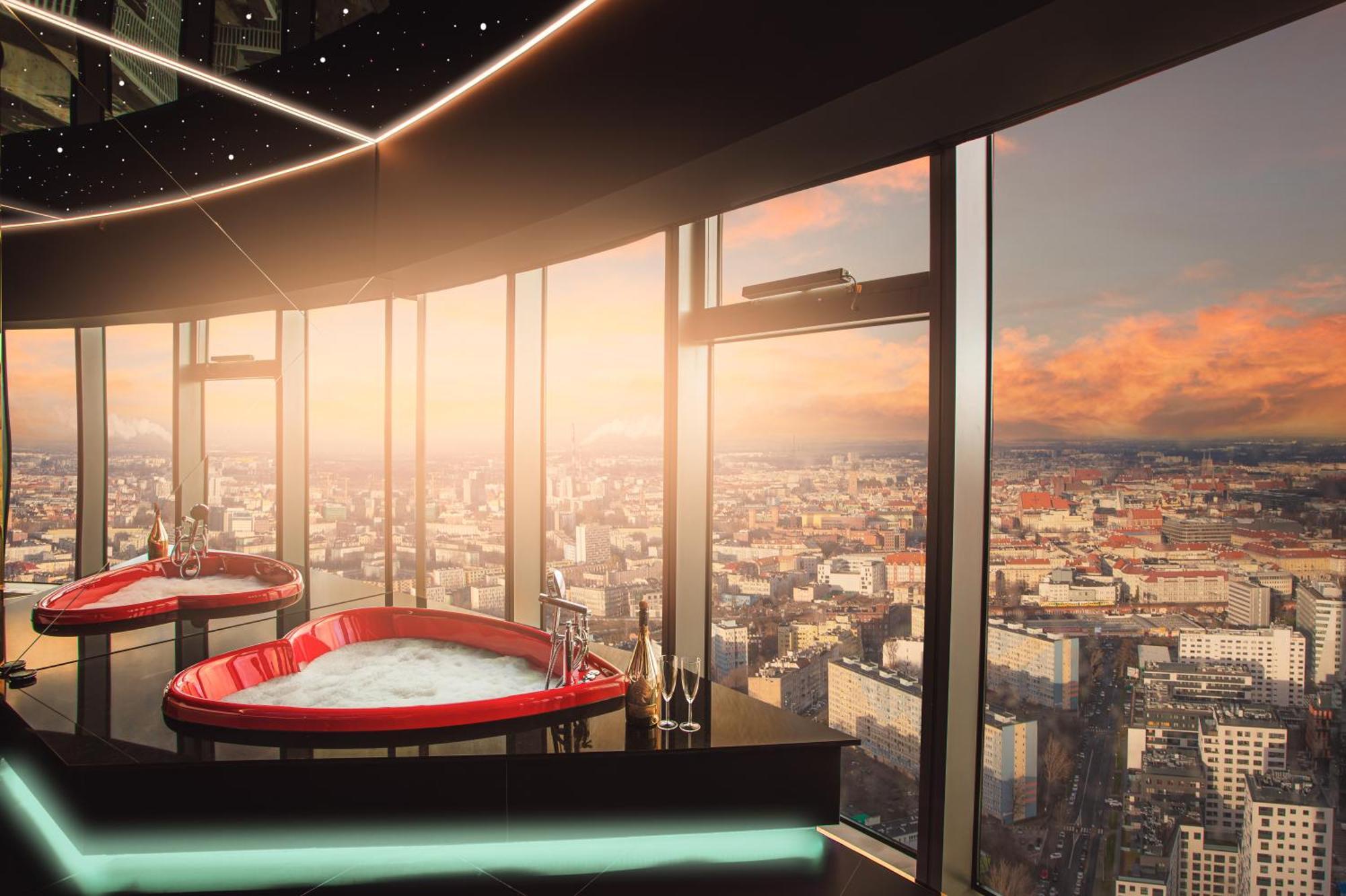 Apartamenty Sky Tower Z Jakuzzi Przy Oknie Wroclaw Bagian luar foto