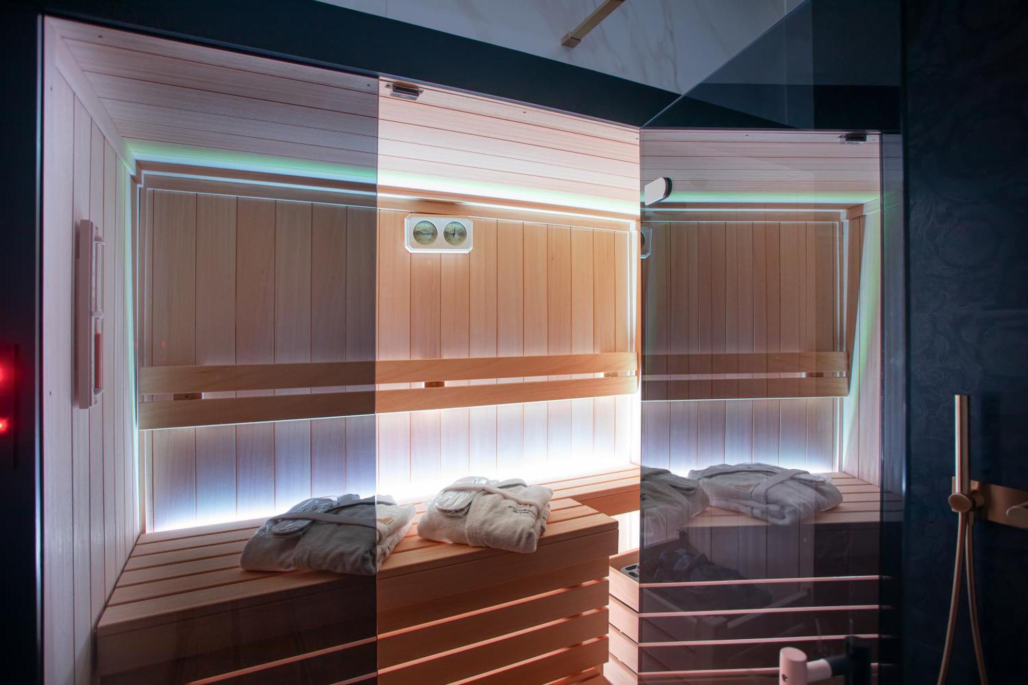 Apartamenty Sky Tower Z Jakuzzi Przy Oknie Wroclaw Bagian luar foto